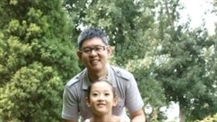刘悦（上）与家人。