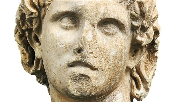 Portrait d’Alexandre le Grand trouvé près de Pella, marbre, vers 300 avant notre ère (fin de l’époque hellénistique).