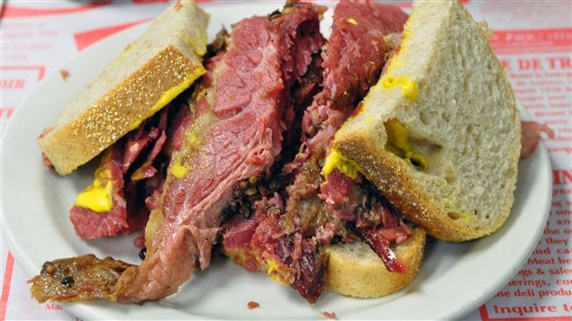 Le fameux sandwich de Schwartz, à Montréal.