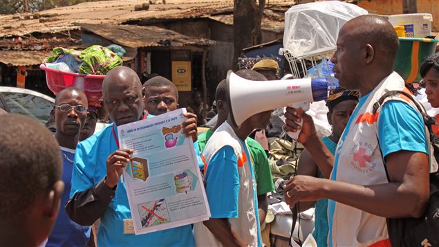 Impuissantes, les autorités guinéennes ont dépêchés leurs personnels dans les villes et villages pour campagne de prévention pour tenter d’éviter une propagation rapide.