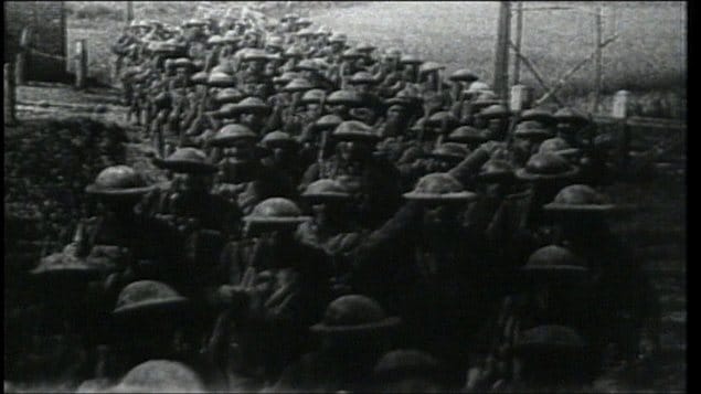 Des soldats lors de la Première Guerre mondiale. La Première Guerre mondiale a fait 9 millions de morts, dont 67 000 Canadiens.