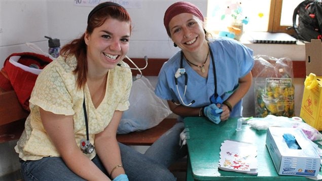 Enfermeras de la humanidad trabajando en Perú.
