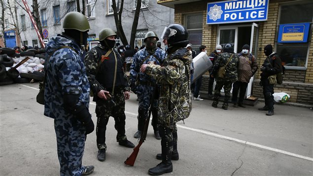 Des militants prorusses se sont emparés samedi du quartier général de la police à Slaviansk en Ukraine.