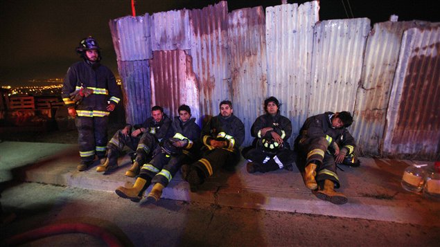 Bomberos toman un merecido descanso