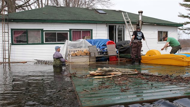Une maison inondée à Foxboro, juste au nord de Belleville, en Ontario.