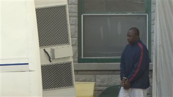 "Diseuses de Bonne Aventure" et les dégâts qu'elles peuvent causer... - Page 2 140417_0i45s_yacouba_fofana_6