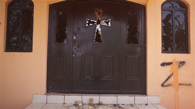 Templo aparentemente construido por los Caballeros Templarios, vandalizado por el cartes de los Zetas.