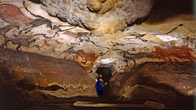 Parois de la grotte de Lascaux au Centre des sciences