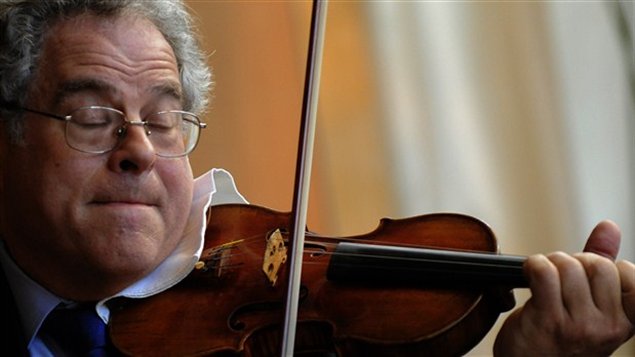 Itzhak Perlman (né le 31 août 1945 à Tel Aviv) est un violoniste et professeur de musique israélien. Il est considéré comme l'un des plus grands violonistes du monde.