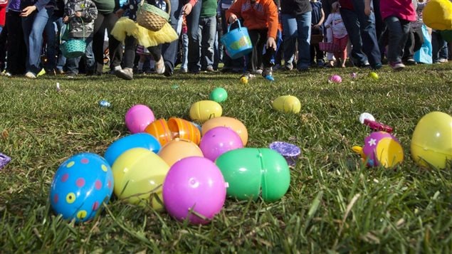 Une chasse aux oeufs de Pâques