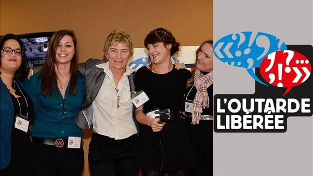 L'équipe de <i>L'outarde libérée</i> lors du lancement du webzine. On reconnaît au centre, Nathalie Simon-Clerc, cofondatrice du nouveau média. L'équipe de <i>L'outarde libérée</i> lors du lancement du webzine. On reconnaît au centre, Nathalie Simon-Clerc, cofondatrice du nouveau média.