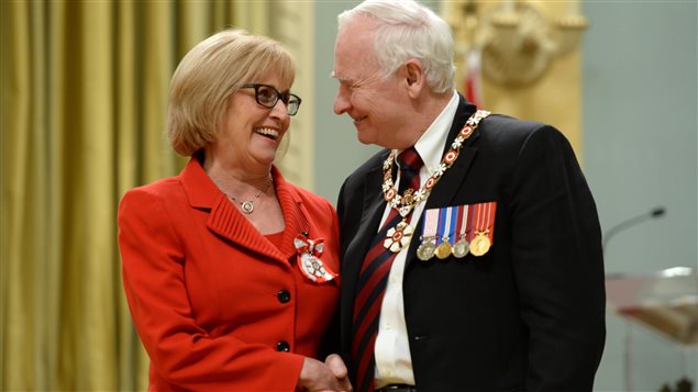 L'ancienne ministre saskatchewanaise des Finances Janice MacKinnon a été nommée membre de l'Ordre du Canada par le gouverneur général David Johnston mercredi à Rideau Hall, dans la capitale fédérale.