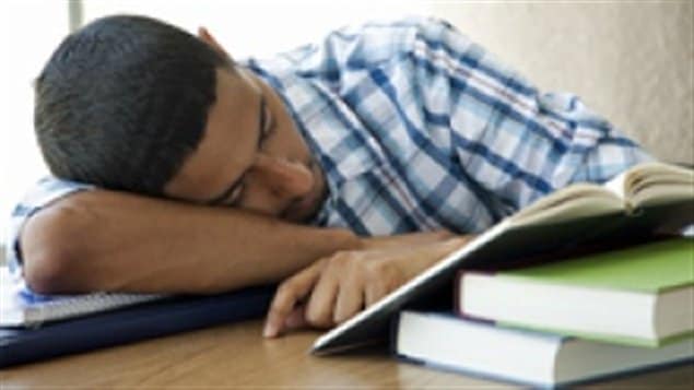 teens-lack-of-sleep-linked-to-depression-rci-english