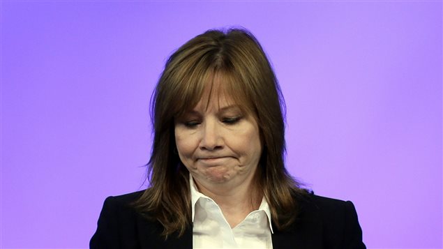 La PDG de GM, Mary Barra, révélant les conclusions d'une enquête interne au sujet des délais indus qui ont précédé le rappel de millions de véhicules affligés de défectuosités. Des défectuosités qui ont causé la mort d'au moins 13 automobilistes.