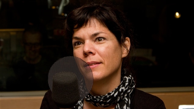 L'auteure-compositrice interprète Catherine Durand. L'auteure-compositrice interprète Catherine Durand.