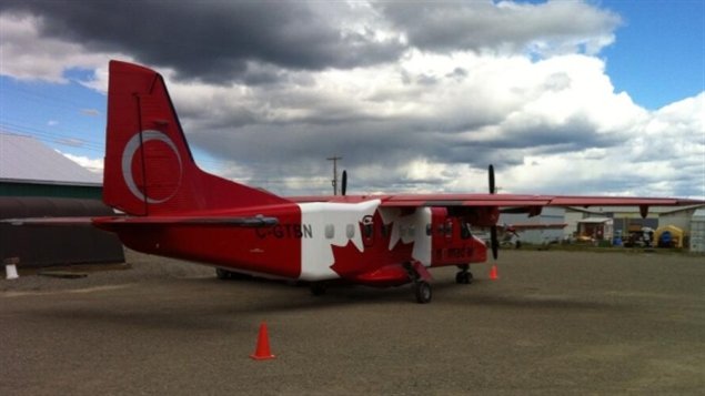  Un appareil Dornier 228 de la société aérienne Nomad Air. Cet appareil est surtout utilisé en tant que charter pour les sociétés minières, mais son propriétaire, Dale Panchyshyn, entend le faire voler au dessus de Whitehorse en ce 1er juillet.