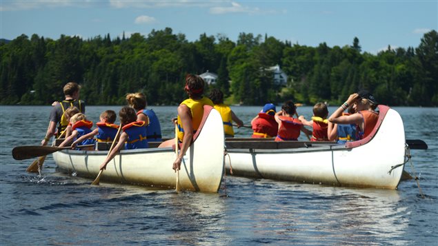 Activité de plein air au camp Le p'tit bonheur Activité de plein air au camp Le p'tit bonheur