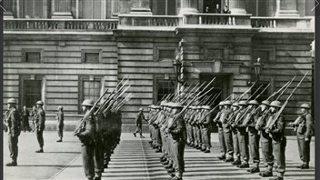 Garde-à-vous! Canada's Francophone regiment to guard Buckingham