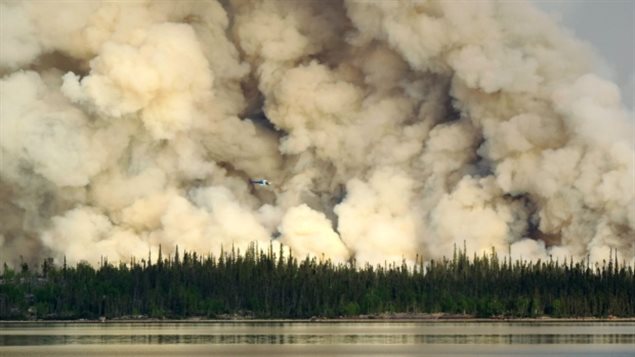  137 feux de forêt font présentement rage dans les Territoires du Nord-Ouest
