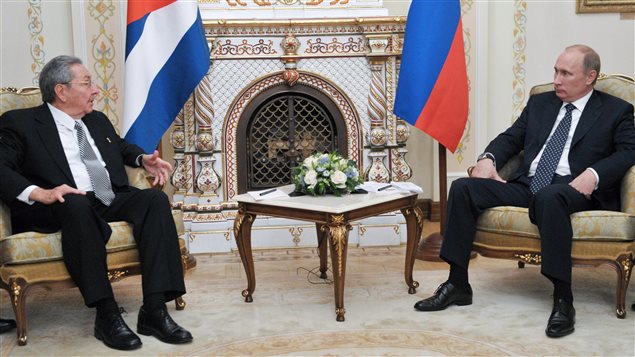Raúl Castro y Vladimir Putin en un encuentro precedente el 11 de julio de 2012 en Moscú.