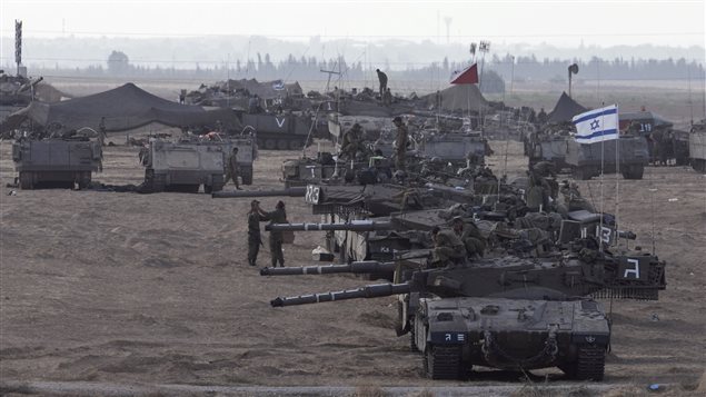 Tanques del ejército de Israel cerca de la Franja de Gaza