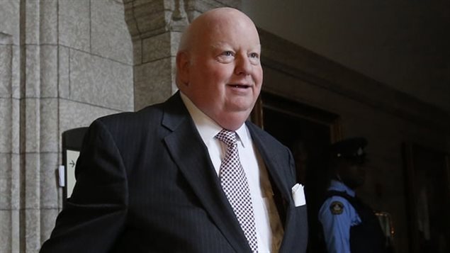  Le s/nateur suspendu sans salaire Mike Duffy fera face à des accusations de la part de la Gendarmerie royale du Canada