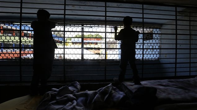 Des enfants trouvés dans un foyers d’accueil insalubre au Mexique. Des enfants trouvés dans un foyers d’accueil insalubre au Mexique.