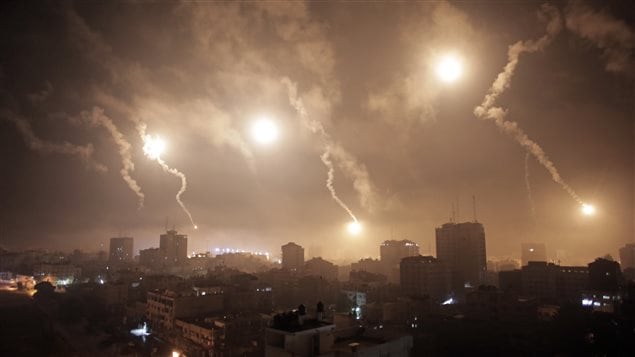 Les forces israéliennes bombarbé Gaza au cours de la nuit, ce qui augure mal pour une trêve.