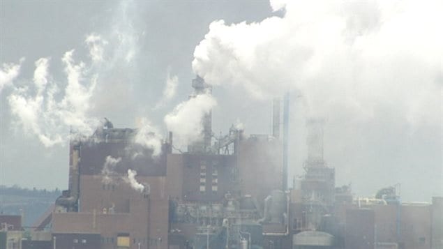 En janvier 2011, le gouvernement canadien avait annoncé qu’il octroyait 28 millions de dollars à Northern Pulp dans le cadre de son programme d’écologisation des pâtes et papiers 