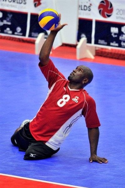 Entrenar a otros atletas paralímpicos, colaborar con otros discapacitados en la construcción de una fuerza sicológica y mental y seguir cosechando triunfos son los sueños deportivos de este atleta canadiense.