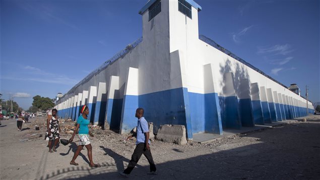 Plus de 300 détenus se sont évadés dimanche de la prison de Croix-des-Bouquets, en banlieue de Port-au-Prince, en Haïti. 