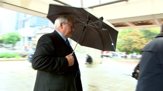 Klaus Nielsen à son arrivée au palais de justice d'Ottawa, le 13 août