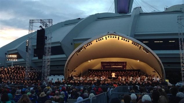 Decenas de miles de personas asistieron al concierto gratuito de la Orquesta Sinfónica de Montreal. 