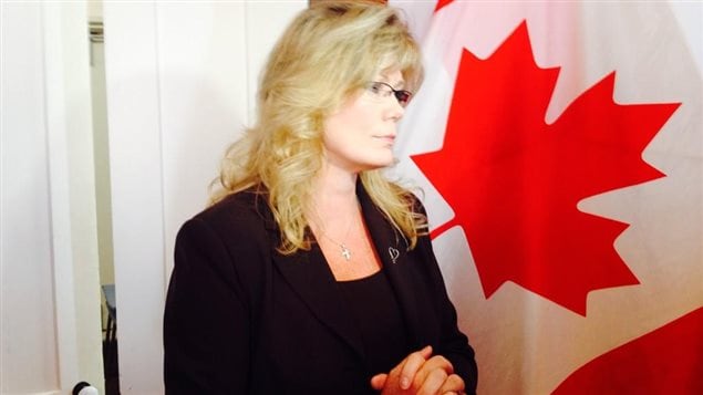 La ministre du Patrimoine canadien et députée de Saint-Boniface Shelly Glover annonce l'octroi de 330 000 $ sur trois ans au programme fédéral Jeunes citoyens, le 19 août 2014.