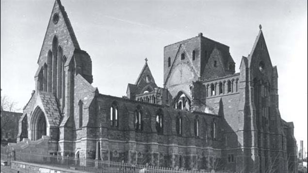 الكاتدرائيّة الانغليكانيّة التي امتدّت ألسنة النار لتدمّر أجزاء منها خلال العام 1892
