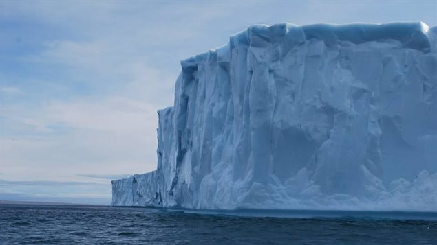 Un iceberg dans l'océan Arctique.