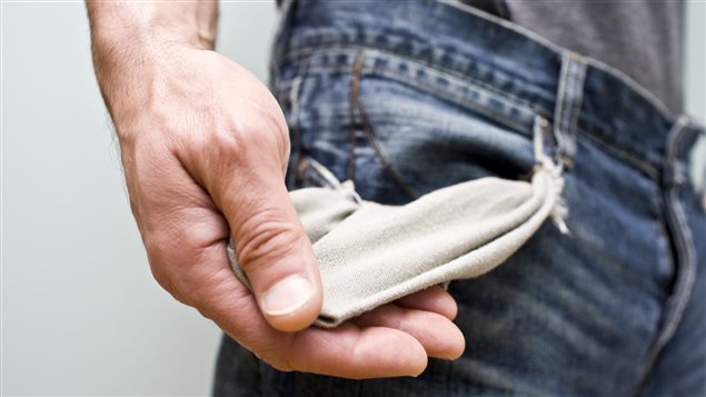 En comparaison avec le Canada, la classe moyenne québécoise fait bonne figure. La proportion des ménages de la classe moyenne était sensiblement la même en 1976 au Québec et au Canada. En 2010, elle avait diminué au Canada et légèrement augmenté au Québec.
