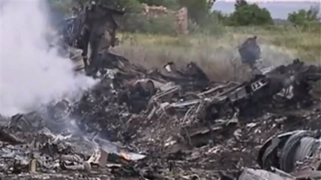 Restos del vuelo MH17 de la Malaysia Airlines.