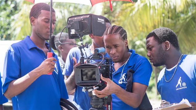 Des étudiants du Ciné Institute de Jacmel en Haïti en tournage