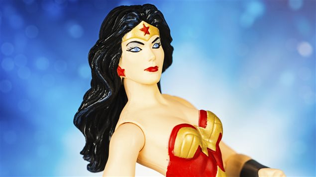 Figurine du célèbre personnage de Wonder Woman, créé par William Moulton Marston, en 1941. Figurine du célèbre personnage de Wonder Woman, créé par William Moulton Marston, en 1941.