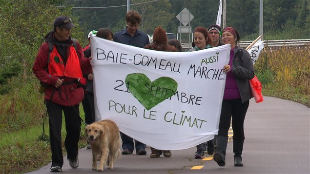 Des manifestants à Baie-Comeau.
