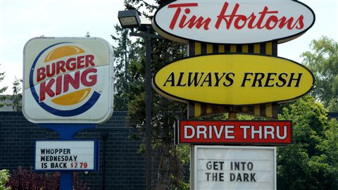 Affiches de Burger King et de Tim Hortons