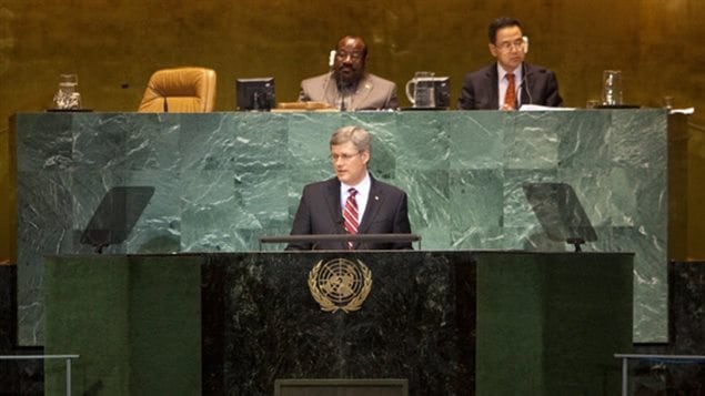 ستيفن هاربر أمام الجمعية العامة للأمم المتحدة في عام 2010