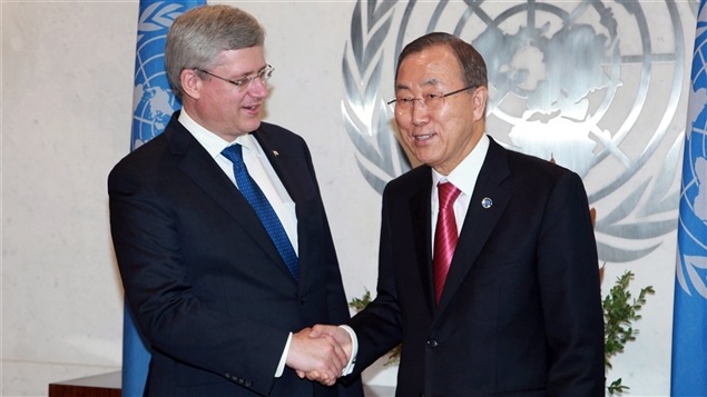 Le secrétaire général des Nations unies Ban Ki-moon en compagnie du premier ministre Stephen Harper