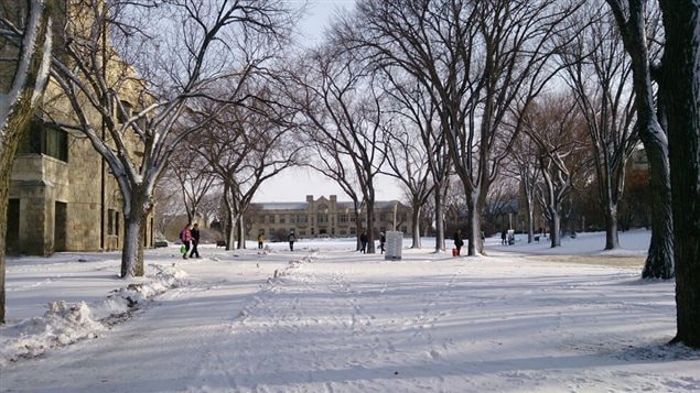 Campus de la Universidad de Saskatchewan en Saskatoon durante el invierno.