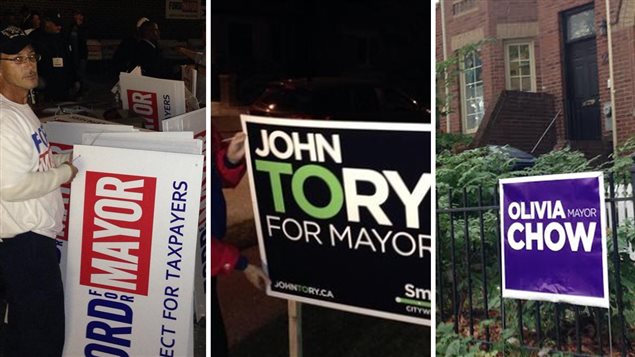 Pancartes des trois principaux candidats à la mairie de Toronto : Doug Ford, John Tory et Olivia Chow