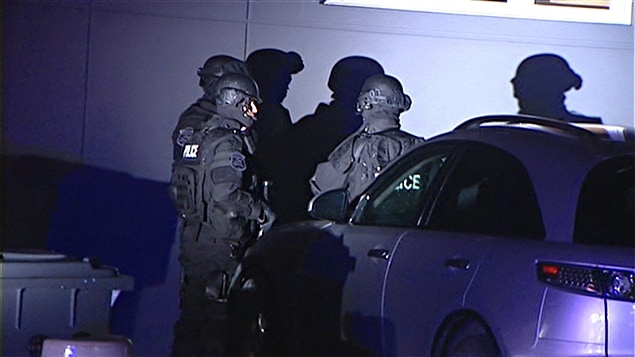 وحدات من أجهزة شرطة كيبيك والشرطة الفدراليّة تشارك في حملة مكافحة تهريب المخدّرات في مدينة غاتينو في غرب مقاطعة كيبيك