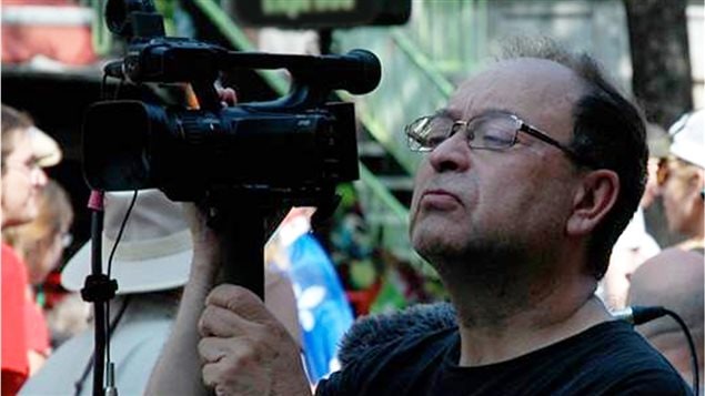 El cineasta Patricio Henriquez en acción.