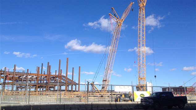 Le futur amphithéâtre des Oilers d'Edmonton est en pleine construction.