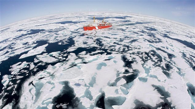  The Canadian Coast Guard icebreaker Louis S. St-Laurent makes its way through the ice in Baffin Bay, Thursday, July 10, 2008.